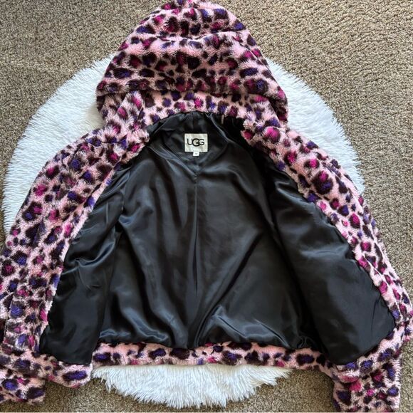 UGG Mandy Leopard Faux Fur Coat Jacket Hooded Pink Womens Size Medium - Picture 3 of 10